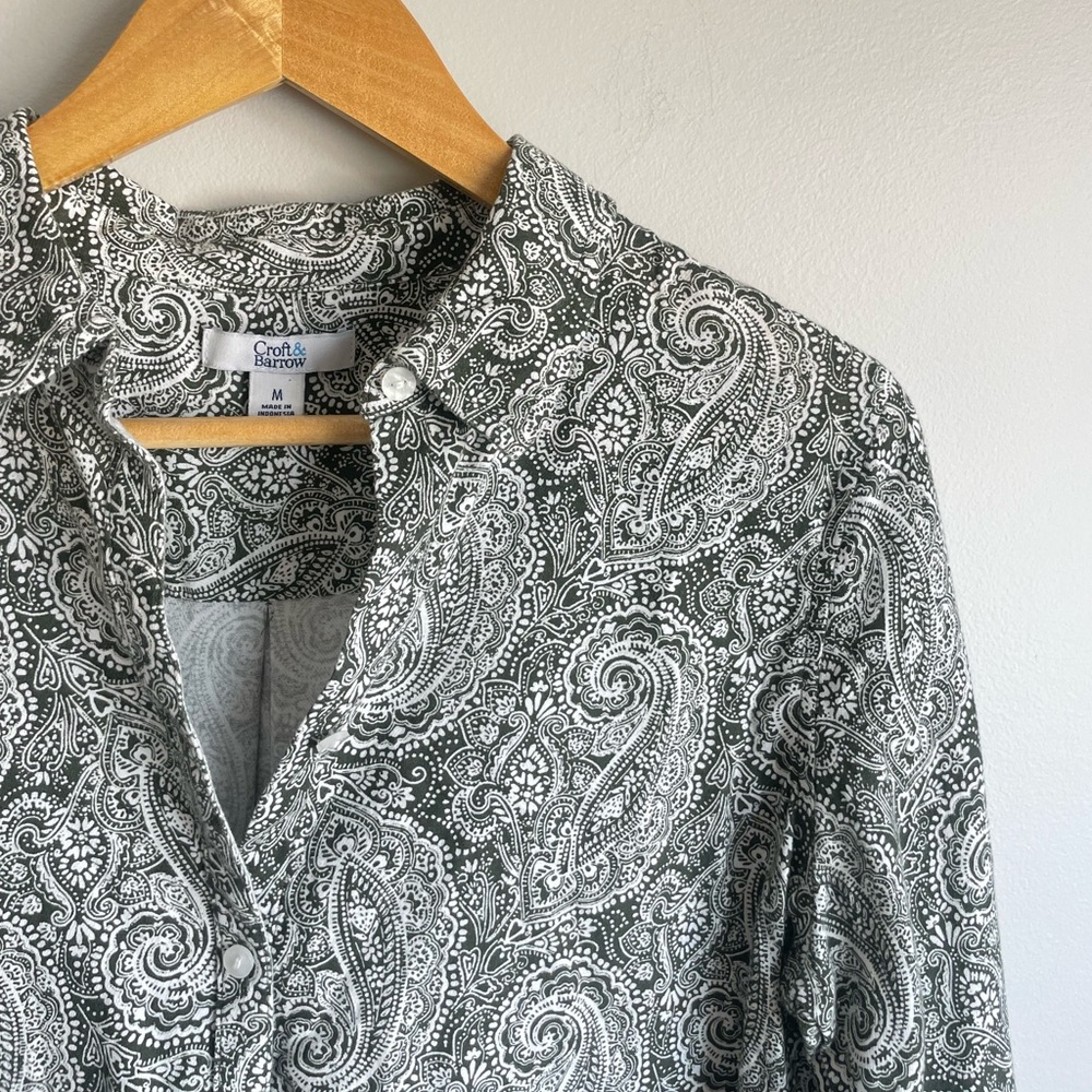 Green and White Paisley Button-Up Shirt